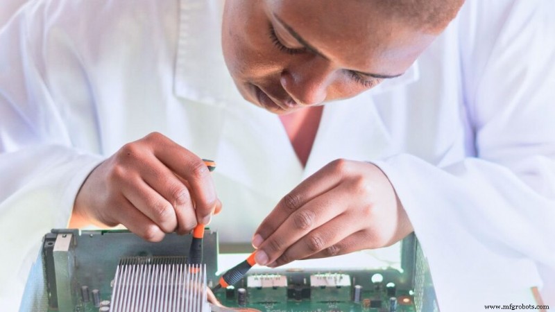 Automatisering Van Elektronische Producttesten Met Robotica: Efficiëntie & Kwaliteit Verhogen