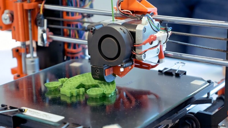 Injectiegieten vs. 3D-printen: Kies het beste productieproces voor uw bedrijf
